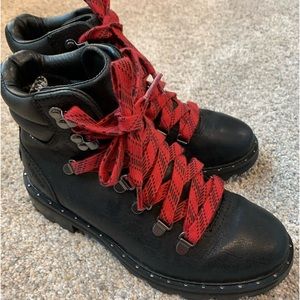 Sorel waffle sole hiking boots